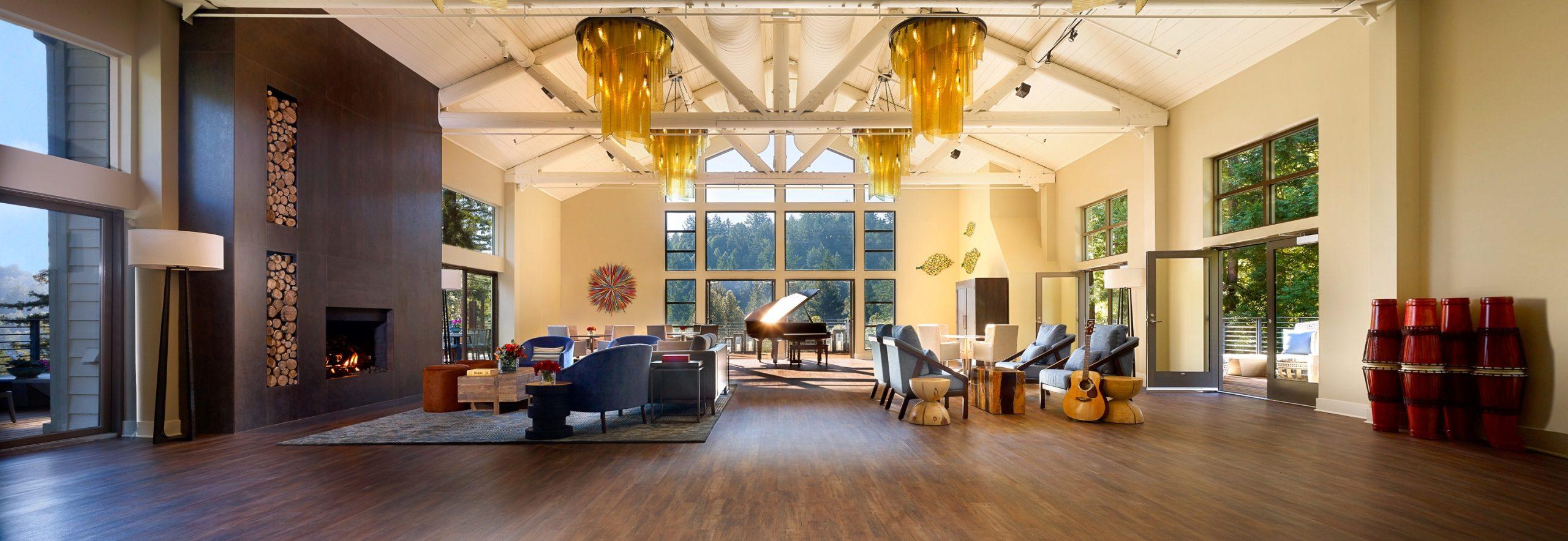 “The Crescent Realty Group bought it and made it the Canyon Ranch Retreat, but when they started, it was falling apart,” says interior designer Jill Cole of Cole Martinez Curtis and Associates.