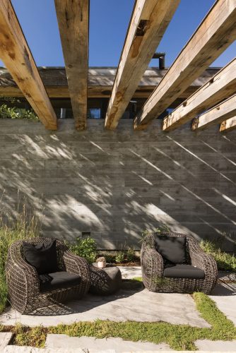 146-153_Moose-Bluff-9-334x500