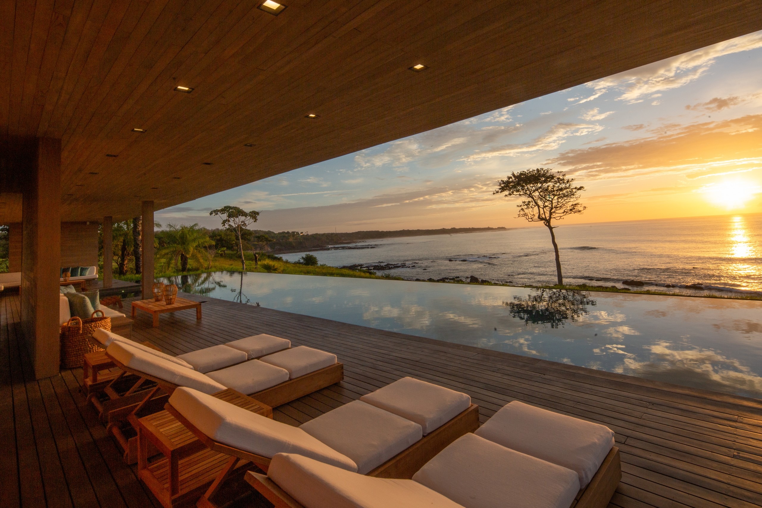 Casa Loro Panama by IMKM Architecture and Planning