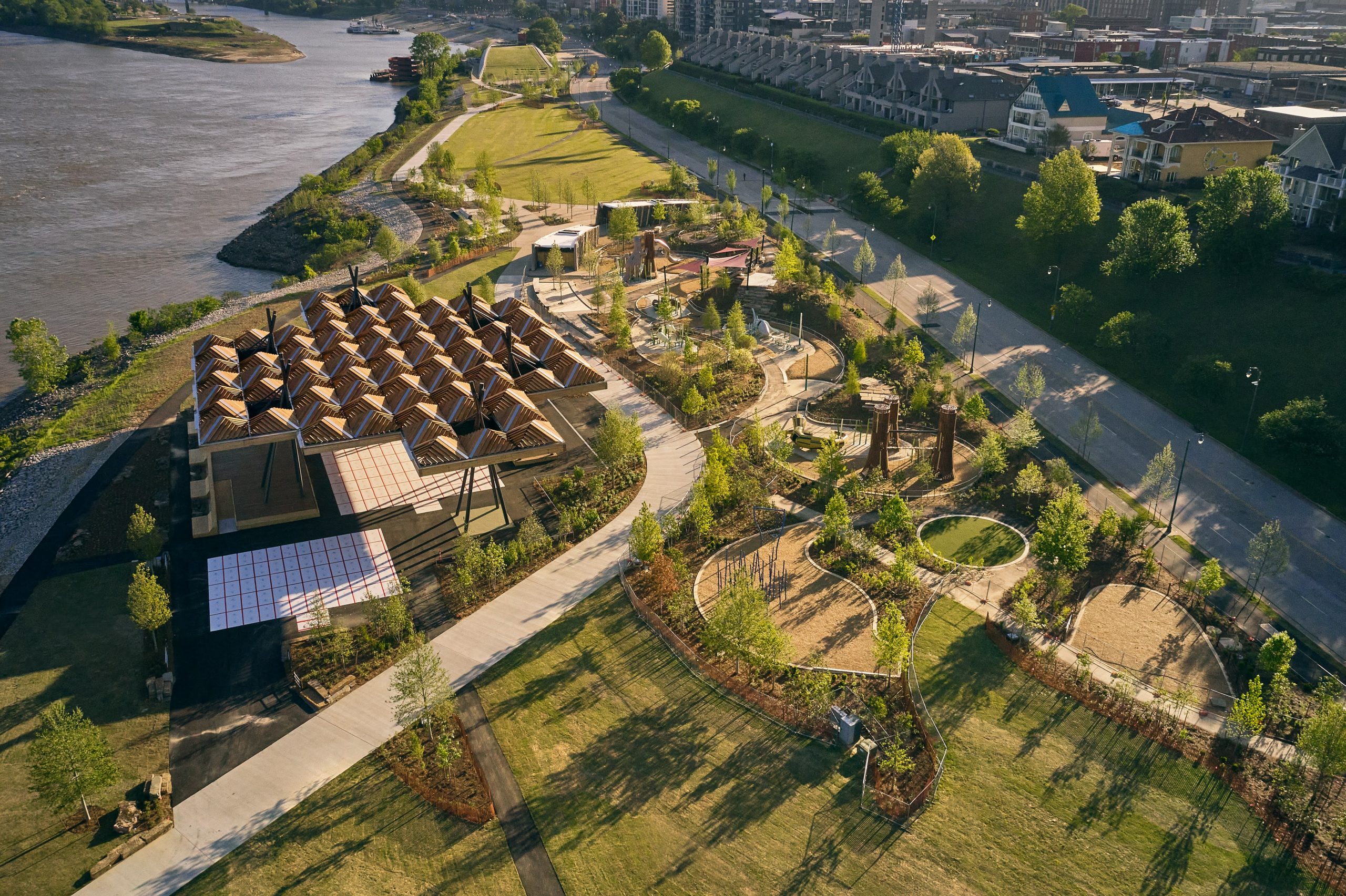 Tom Lee Park_Memphis_Sunset Canopy & River Playground_Photo (c) SCAPE & Ty Cole
