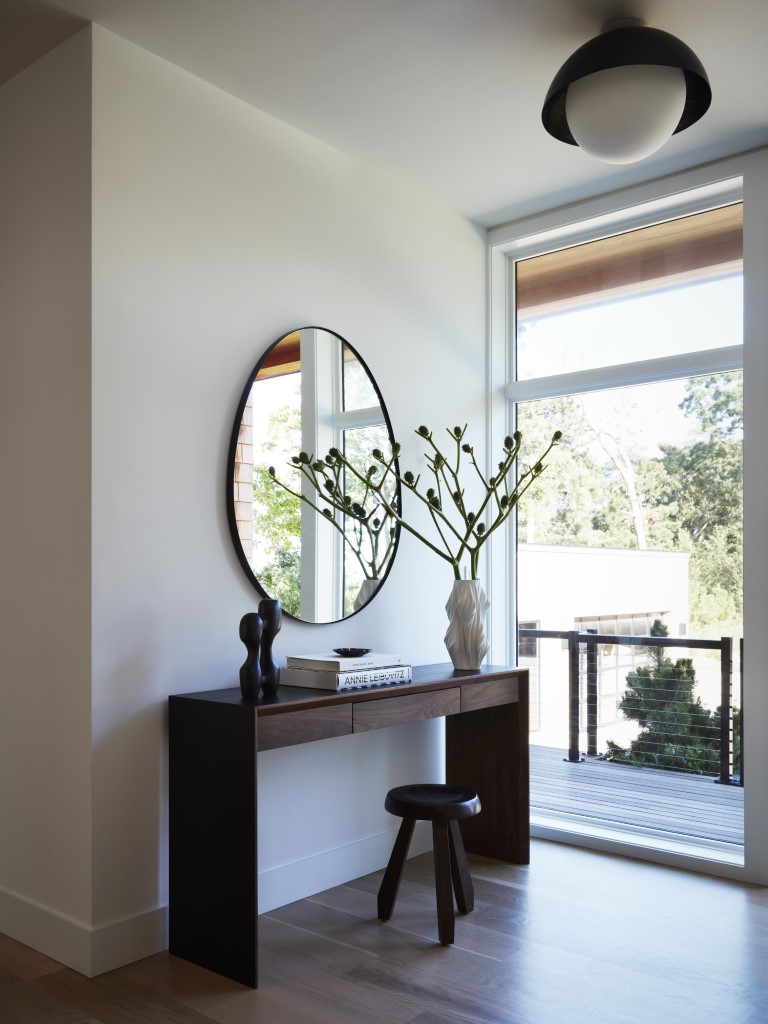 Hamptons 4 Photo by Tim Lenz