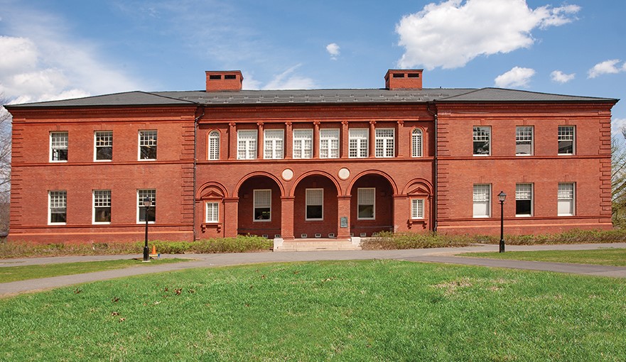 Blair Kamin’s newest book, “Amherst College: The Campus Guide,” paints a telling picture of his alma mater – with the buildings that populate it.