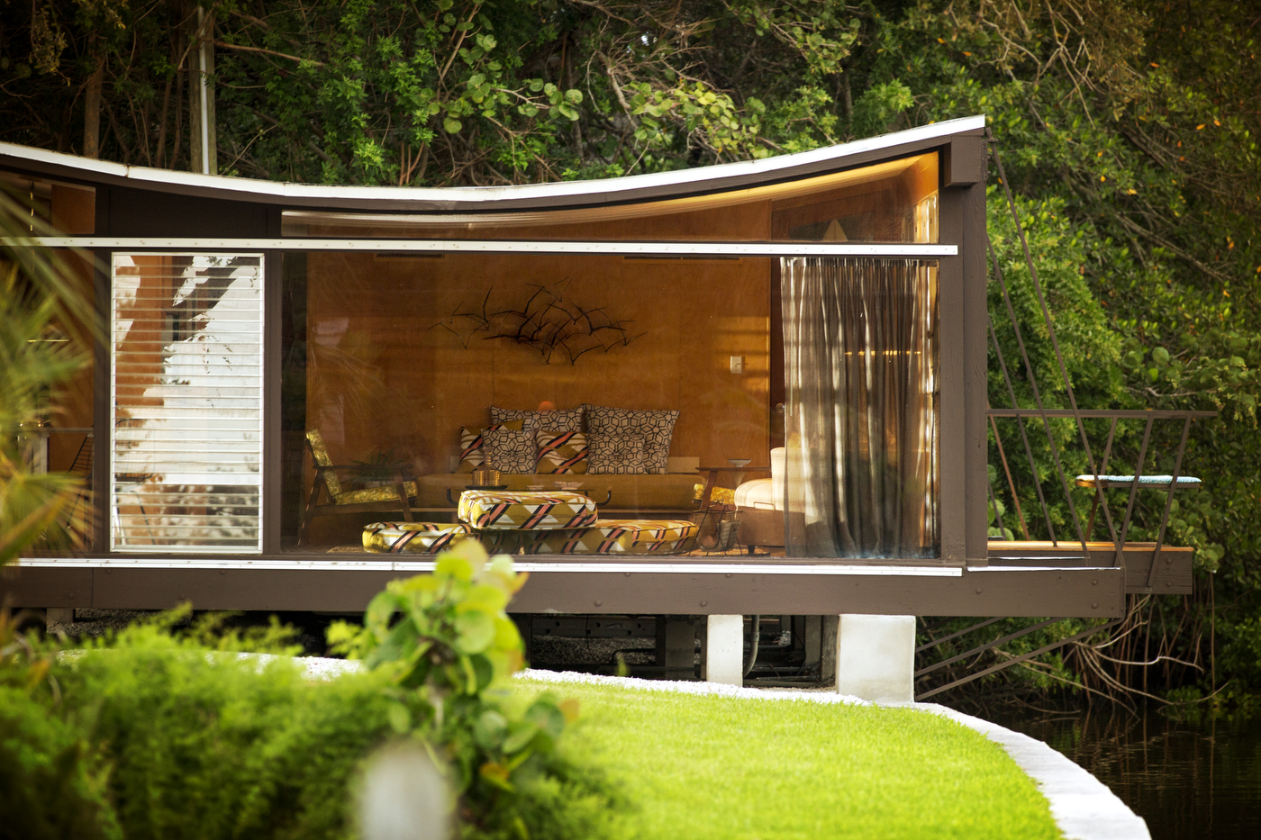 “It’s somewhat modeled after the Palm Springs Modern Week,” says board member Carrie Cox. “We realized that we have the gift of these gems of midcentury modern architecture.”