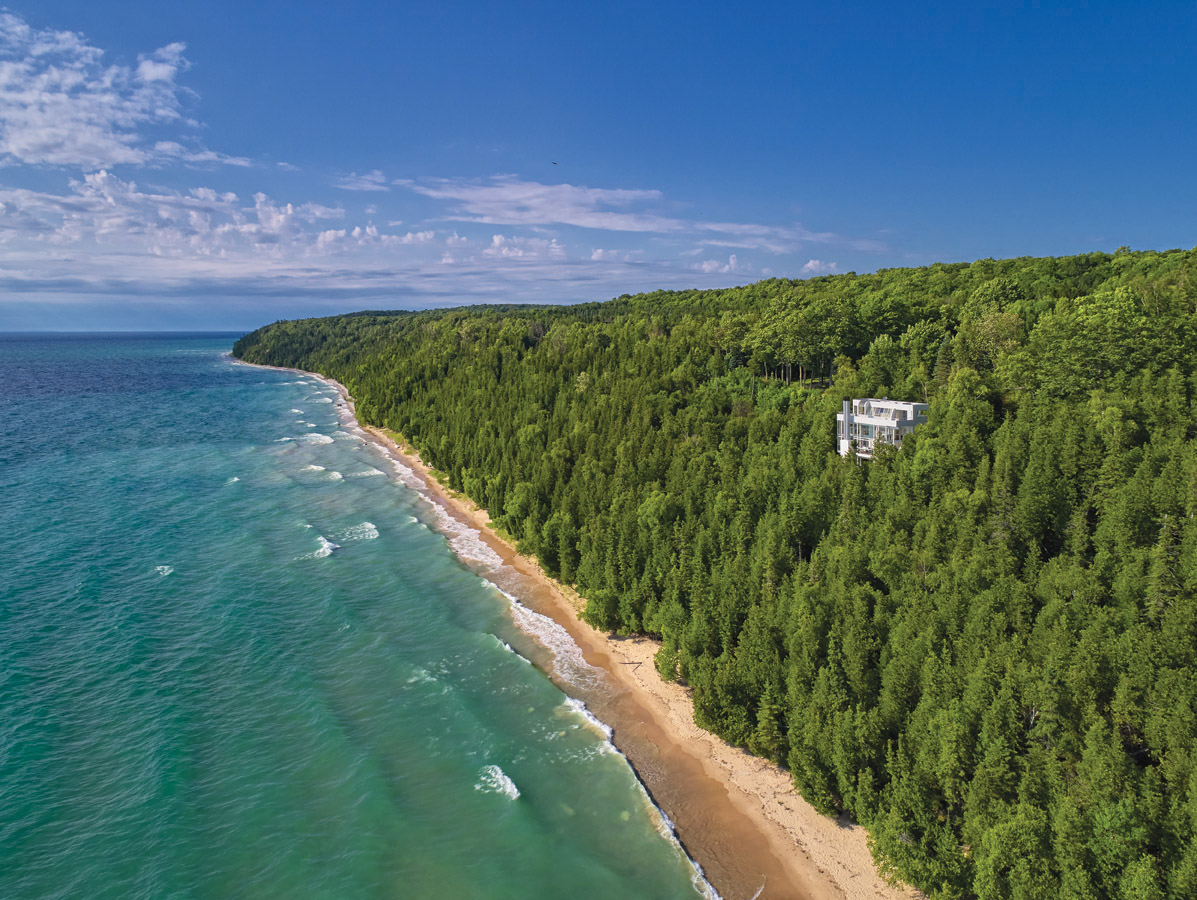 The home is considered a masterpiece of late-20th-century architecture.