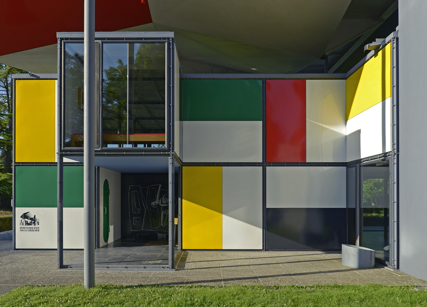 “Richard’s challenges were negotiating relationships and getting access to these spaces, which was not always easy,” says editor Alan Rapp. “