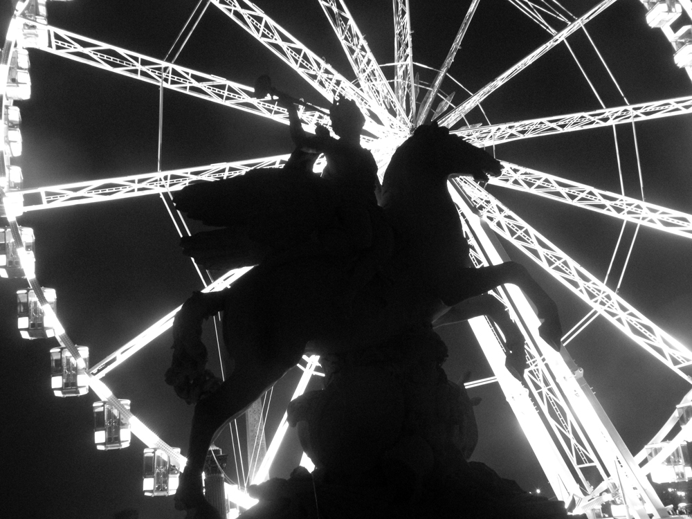 Since 2006, Tichard Nahem has been posting on Eye Prefer Paris with words and photos.