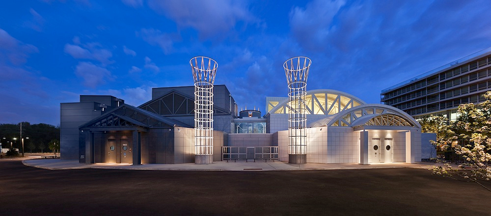 A crowd of 1,000 watche on Friday, Oct. 25 2013 at the Navy Pier as he was honored with a lifetime achievement award from AIA Chicago.