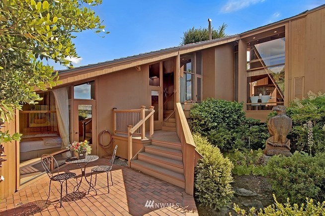 The Oscar C. and Lois Sandberg Residence, 7428 SE 71st Street, Mercer Island WA by Gordon Walker