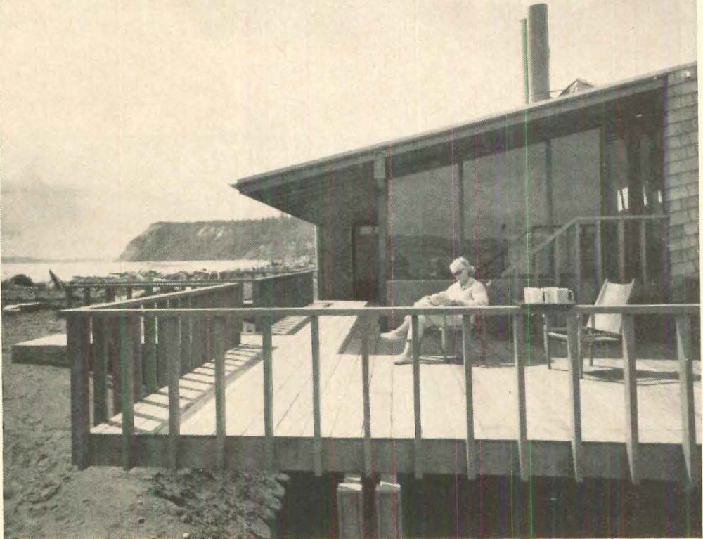 Stilt-Mounted Beach House in Langley, Langley WA