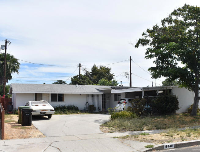 6440 Geyser Avenue, Reseda CA by Yolanda Krisel