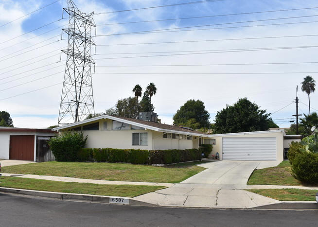6507 Geyser Avenue, Reseda CA by Yolanda Krisel