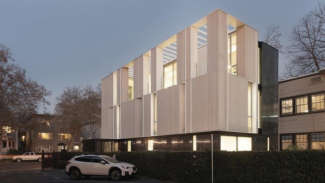 The Erica Bergsma House, Sacramento CA by Johnsen Schmaling Architects