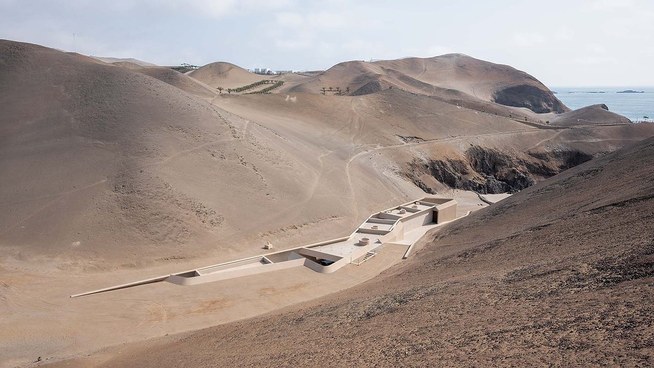 Casa Cerro Negro, Peru by Leggett and Cahuas