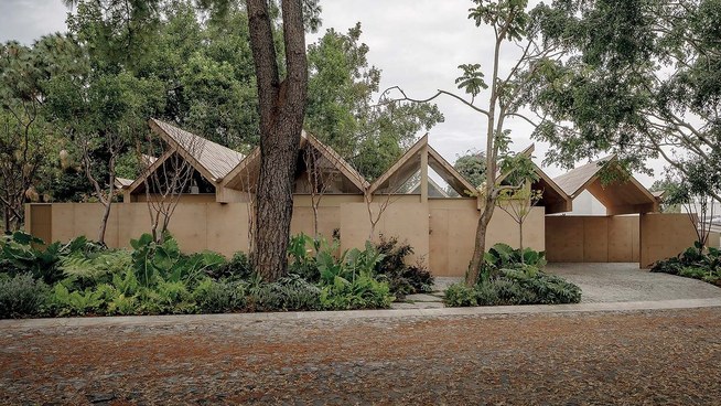 Casa Primaveras, Zapopan Mexico by Estudio Macias Peredo