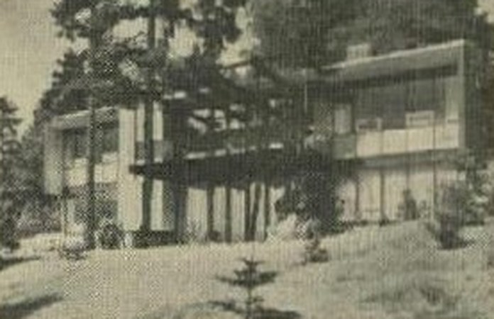 Bellevue Glass-Panel House, Bellevue WA