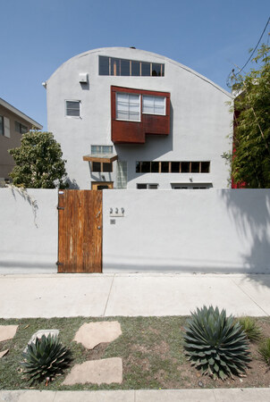 The Laurie and Loren-Paul Caplin House, 229 San Juan Avenue, Venice CA