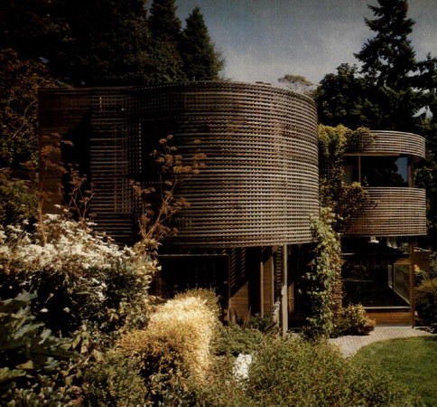 Open Living on a Hemmed-In Site, Seattle WA