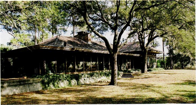 The Charles and Lisa Menefee Residence, aka Yaupon by Alfred Browning Parker