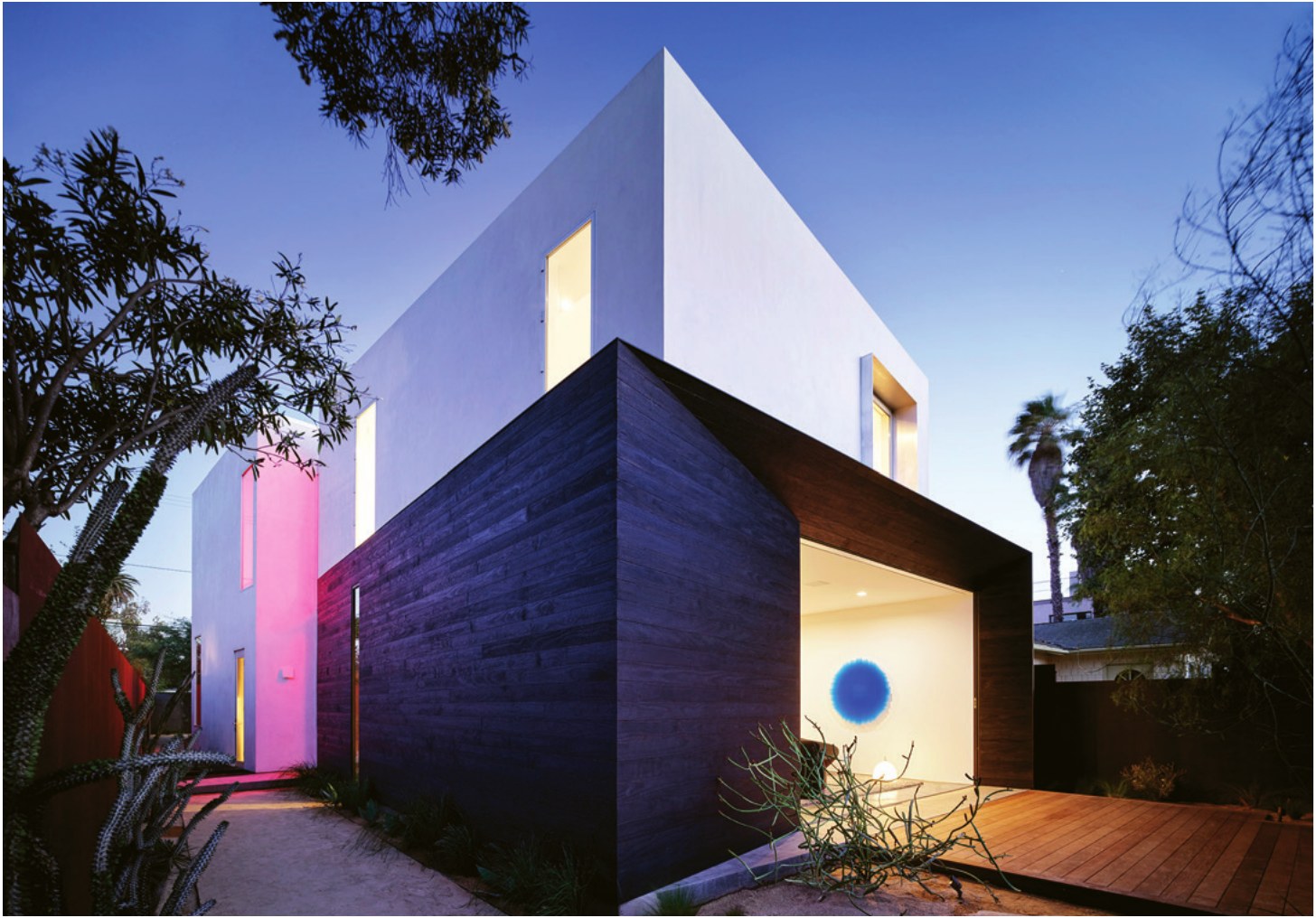 Spectral Bridge House