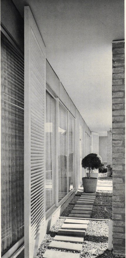 The Harwood Taylor House, Houston TX by Neuhaus and Taylor